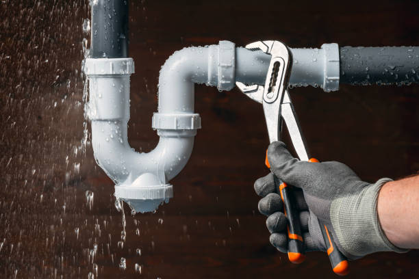 Professional Emergency Plumber technician working in Guy, AR